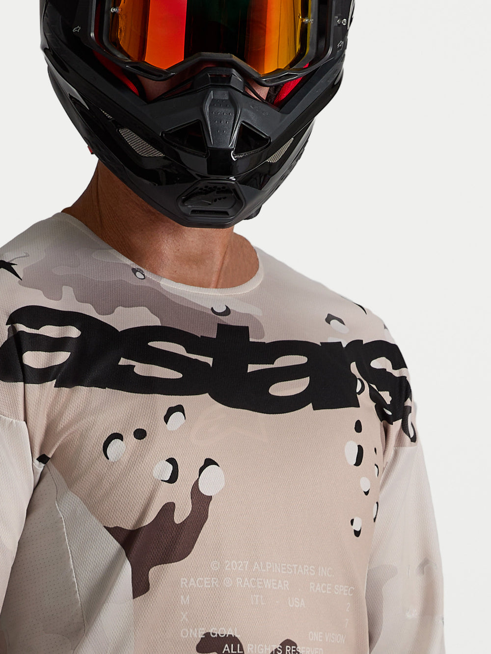 Alpinestars Racer Lone Jersey, Men's Motocross Jersey, Desert Camo and Black, lightweight polyfabric, close-up on-model.